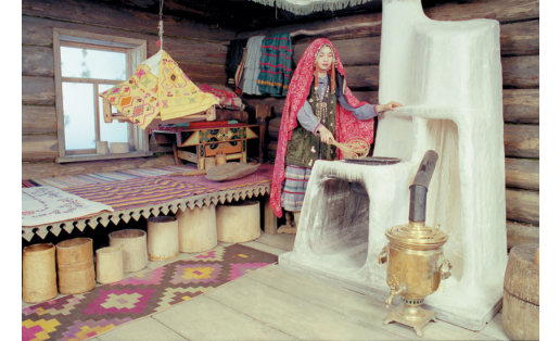 Башҡорт өйөнөң традицион интерьеры. БР Милли музейы экспозицияһы