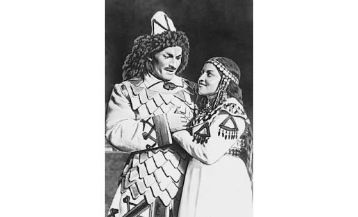 Х.Л.Галимов в партии Мэргэна (“Мэргэн" А.А.Эйхенвальда). Маян – З.З.Ильбаева